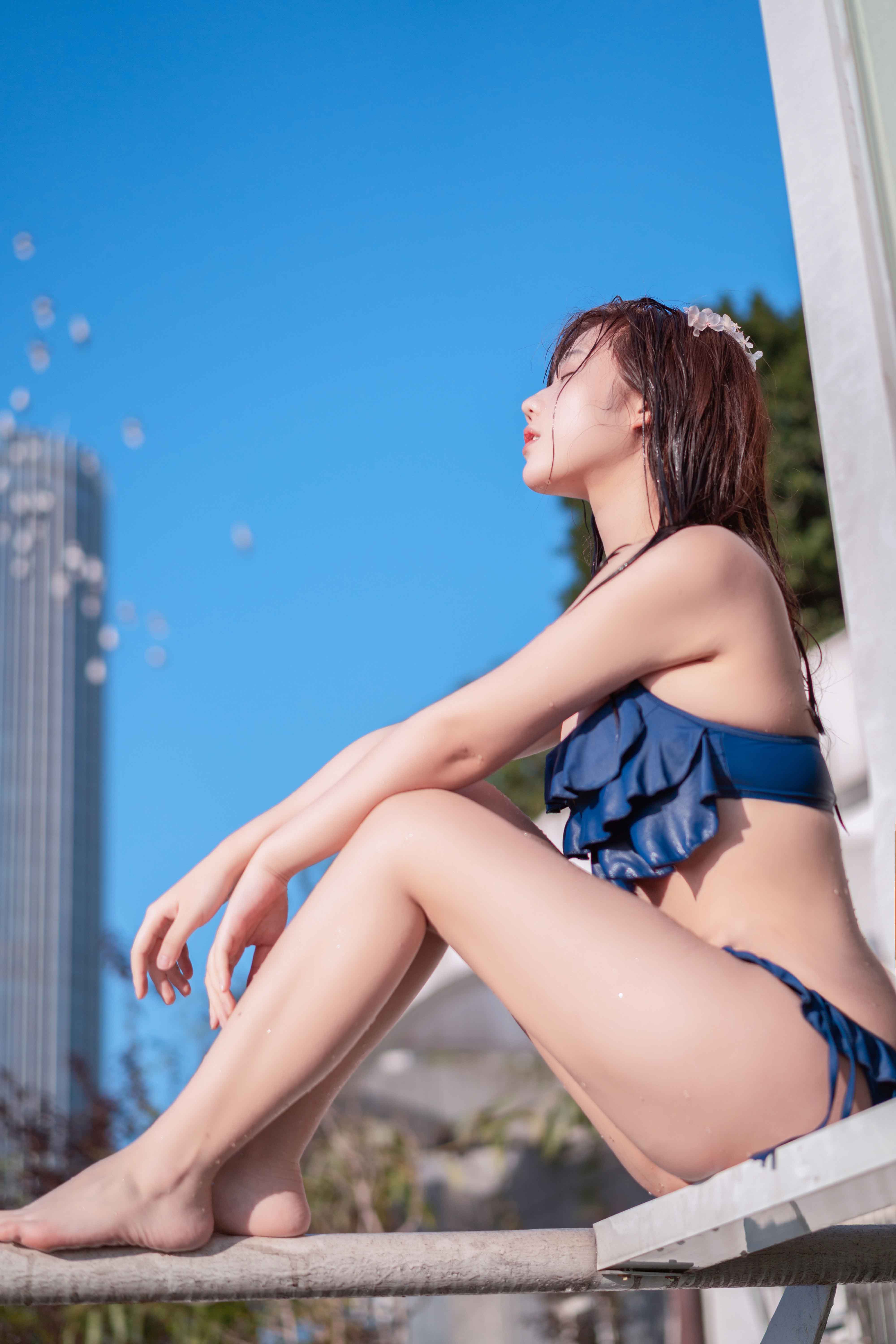 [微博福利姬镜酱]NO.008私奔之泳衣插图1